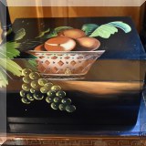 D40. Painted box.